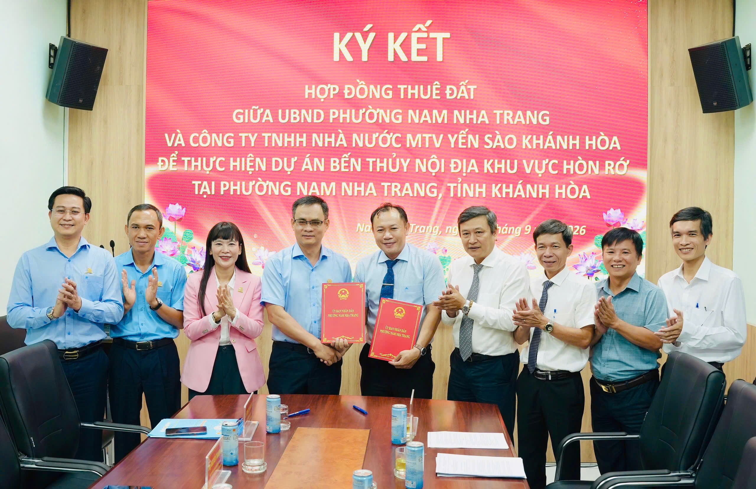 CÔNG TY YẾN SÀO KHÁNH HÒA KÝ KẾT HỢP ĐỒNG THUÊ ĐẤT THỰC HIỆN DỰ ÁN BẾN THỦY NỘI ĐỊA KHU VỰC HÒN RỚ
