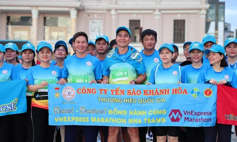 Hơn 500 nhân viên Yến sào Khánh Hòa tham gia VnExpress Marathon Nha Trang