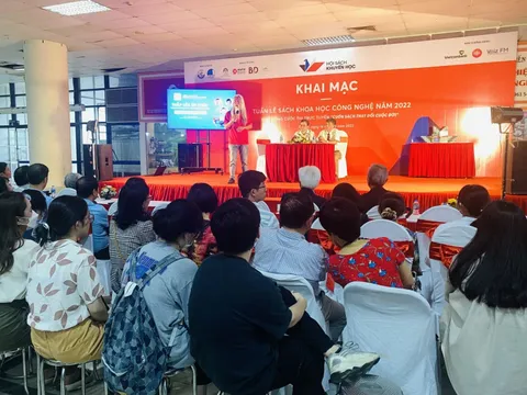 Thắp lửa tri thức từ những cuốn sách