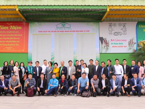 CLB NÔNG NGHIỆP CÔNG NGHỆ CAO (DAA) – HỘI DOANH NHÂN TRẺ VIỆT NAM THĂM VÀ LÀM VIỆC TẠI TIẾN NÔNG.