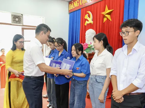Yến sào Khánh Hòa đồng hành cùng Quỹ Khuyến học, Khuyến tài Khánh Hòa