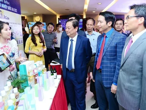 Phó Thủ tướng Vũ Đức Đam muốn thanh niên làm giàu bền vững