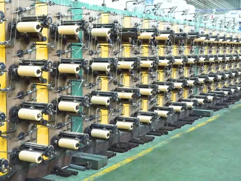 Ngân hàng đồng loạt tăng lãi suất, mối nguy cơ đang lớn dần