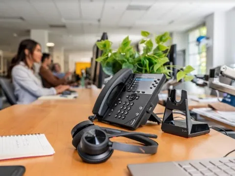 Poly ra mắt tai nghe có thể kết nối Bluetooth cách xa 50 mét