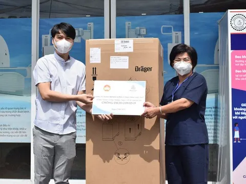 Minh Long tặng máy thở và 1000 bộ kit test COVID -19