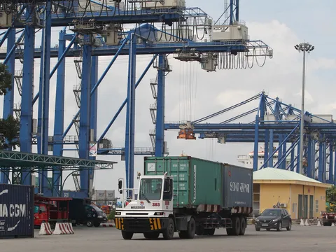 Xử lý ngay vướng mắc khi thông quan hàng hóa