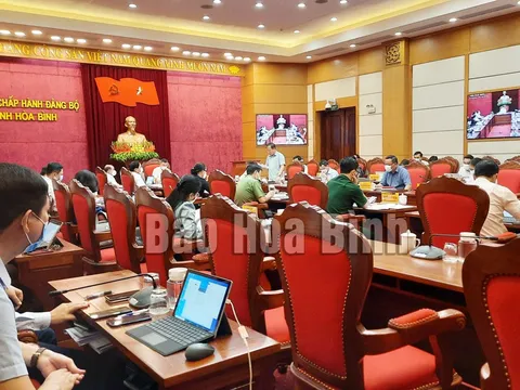 Phòng họp không giấy: Bước tiến trong xây dựng chính quyền điện tử ở Hoà Bình