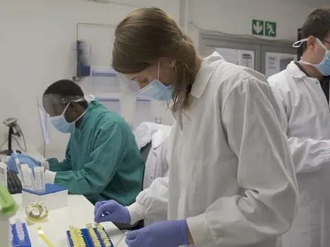 Vaccine ngừa biến thể Omicron có thể được sản xuất vào đầu năm sau