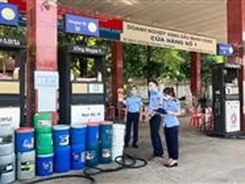 Pha chế xăng dầu nhưng không đăng ký bị phạt đến 60 triệu đồng