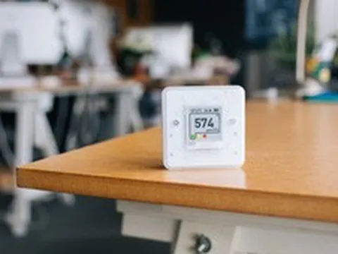 Thiết bị cảnh báo nguy cơ lây nhiễm COVID-19 trong không gian kín