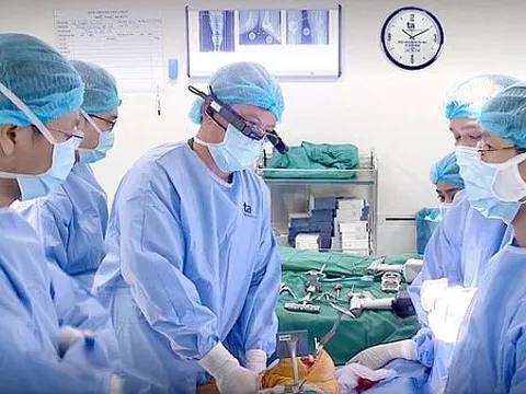 Ứng dụng công nghệ thực tế ảo vào thay khớp nhân tạo