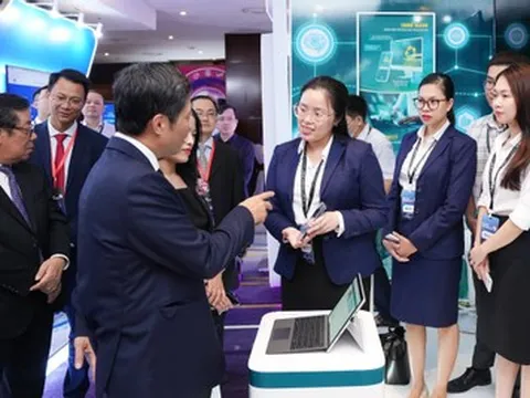 Ngành ngân hàng đi đầu chuyển đổi số, thanh toán di động tăng trưởng hơn 90%