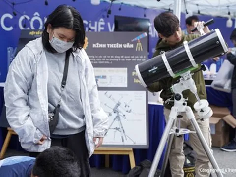 Trình diễn sản phẩm, ý tưởng khoa học công nghệ của tuổi trẻ Việt Nam