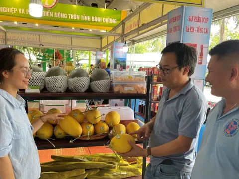 300 gian hàng giới thiệu giống cây trồng công nghệ cao