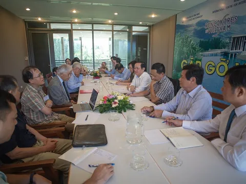 Bộ trưởng Huỳnh Thành Đạt làm việc với các nhà khoa học