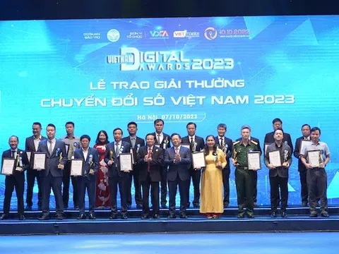 Vinh danh 38 giải pháp, tổ chức, doanh nghiệp chuyển đổi số xuất sắc