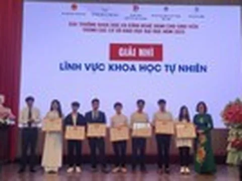 Trao giải thưởng khoa học công nghệ dành cho sinh viên năm 2023
