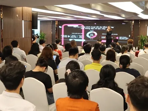 Giúp doanh nghiệp xây dựng thương hiệu, bán hàng trên nền tảng số