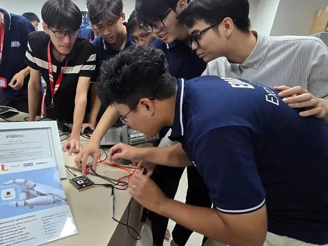 Nhà khoa học Việt làm chip AI mô phỏng cơ chế não người