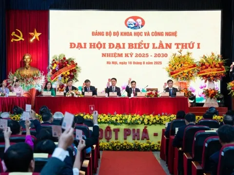 'Chuyển dịch để khoa học công nghệ, đổi mới sáng tạo thành động lực trung tâm'