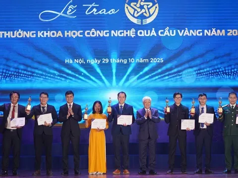 Vinh danh 10 nhà khoa học trẻ và 20 nữ sinh
