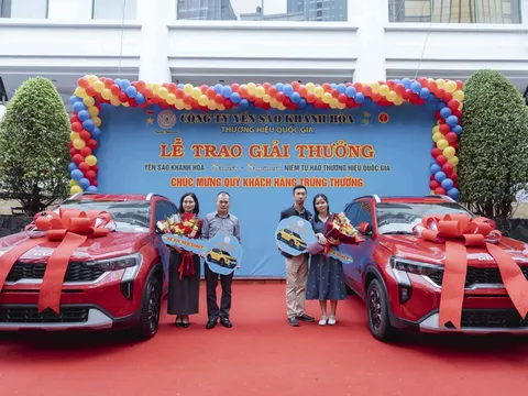 Sáng 01/11/2025, tại Hà Nội, Công ty Yến sào Khánh Hòa long trọng tổ chức Lễ trao giải Chương trình Tri ân Khách hàng 2025. Chúc mừng 02 khách hàng may mắn khu vực miền Bắc: