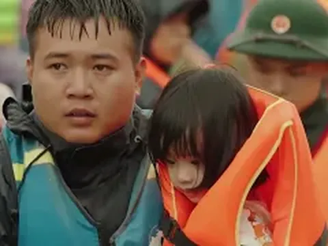 YẾN SÀO KHÁNH HÒA CHỦ ĐỘNG THAM GIA CÔNG TÁC CỨU HỘ, CỨU TRỢ KỊP THỜI CHO BÀ CON VÀ CBCNV VÙNG NGẬP LŨ