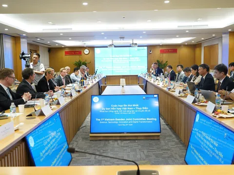 Tăng tốc hợp tác hạ tầng số, năng lượng nguyên tử và nghiên cứu phát triển với Thụy Điển