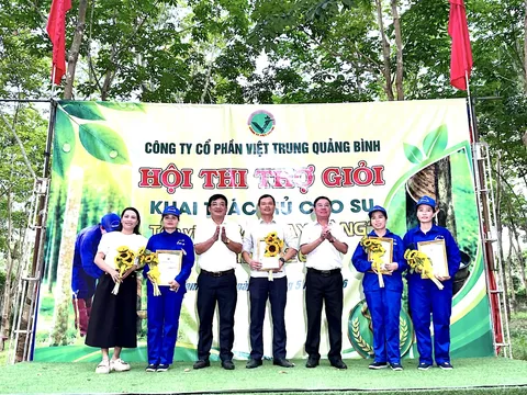 Tôn vinh 'bàn tay vàng' ngành cao su